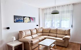 Luminoso Apartamento a 10 minutos de Granada con Piscina